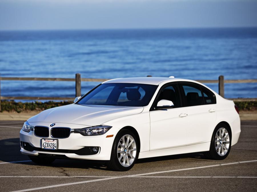  BMW 320i Sedan 2013 года  (US) (фото 6 из 16)